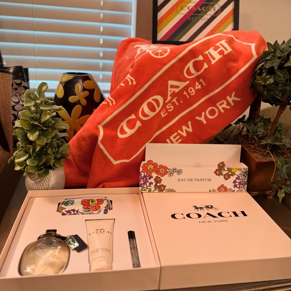 Coach New York Fragrance Gift Set - Red